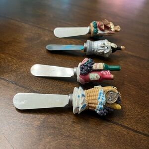 4 cheese knife, very good condition.